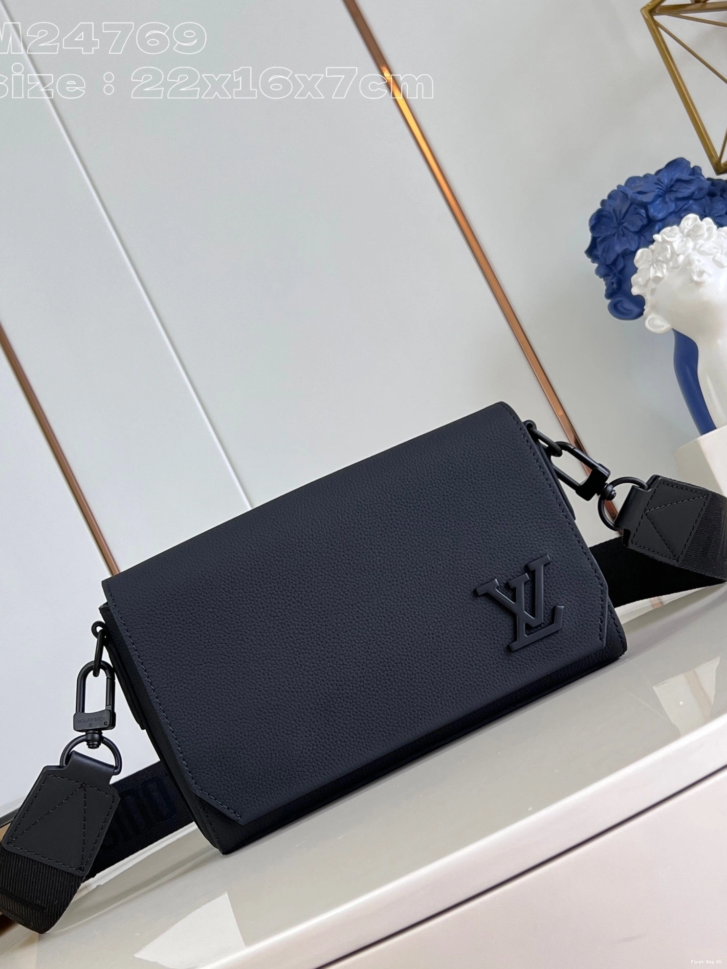 First bag ru LOUIS Messenger Takeoff VUITTON PM-22*16.5*7CM 0731